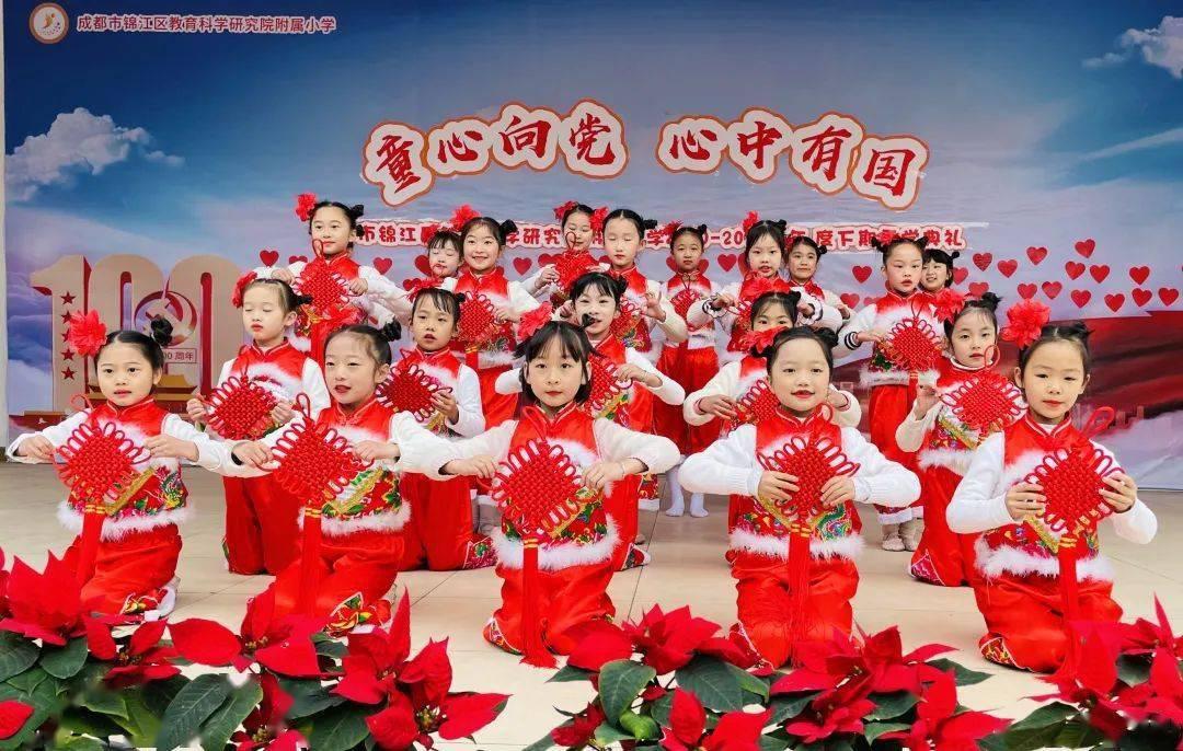 价格仅需几十块的门票在“研学团”价格高达四五百，研学团到底贵在哪？这样的定价合理吗？游戏画面